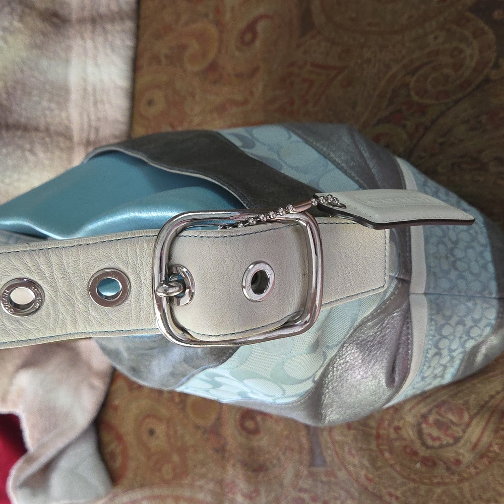 Coach Wave Patchwork Rare Shoulderbag F10653 2006 $350 Estimated Retail GUC - Picture 10 of 16